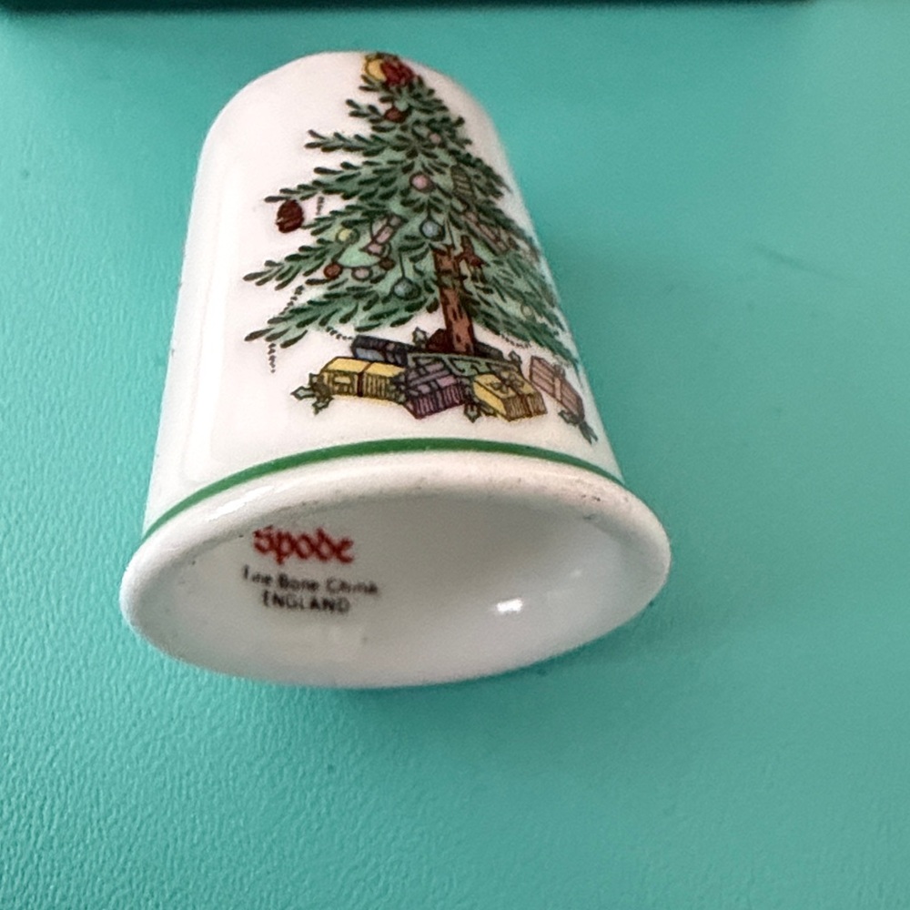 Spode Holiday Thimble - Picture 5 of 6